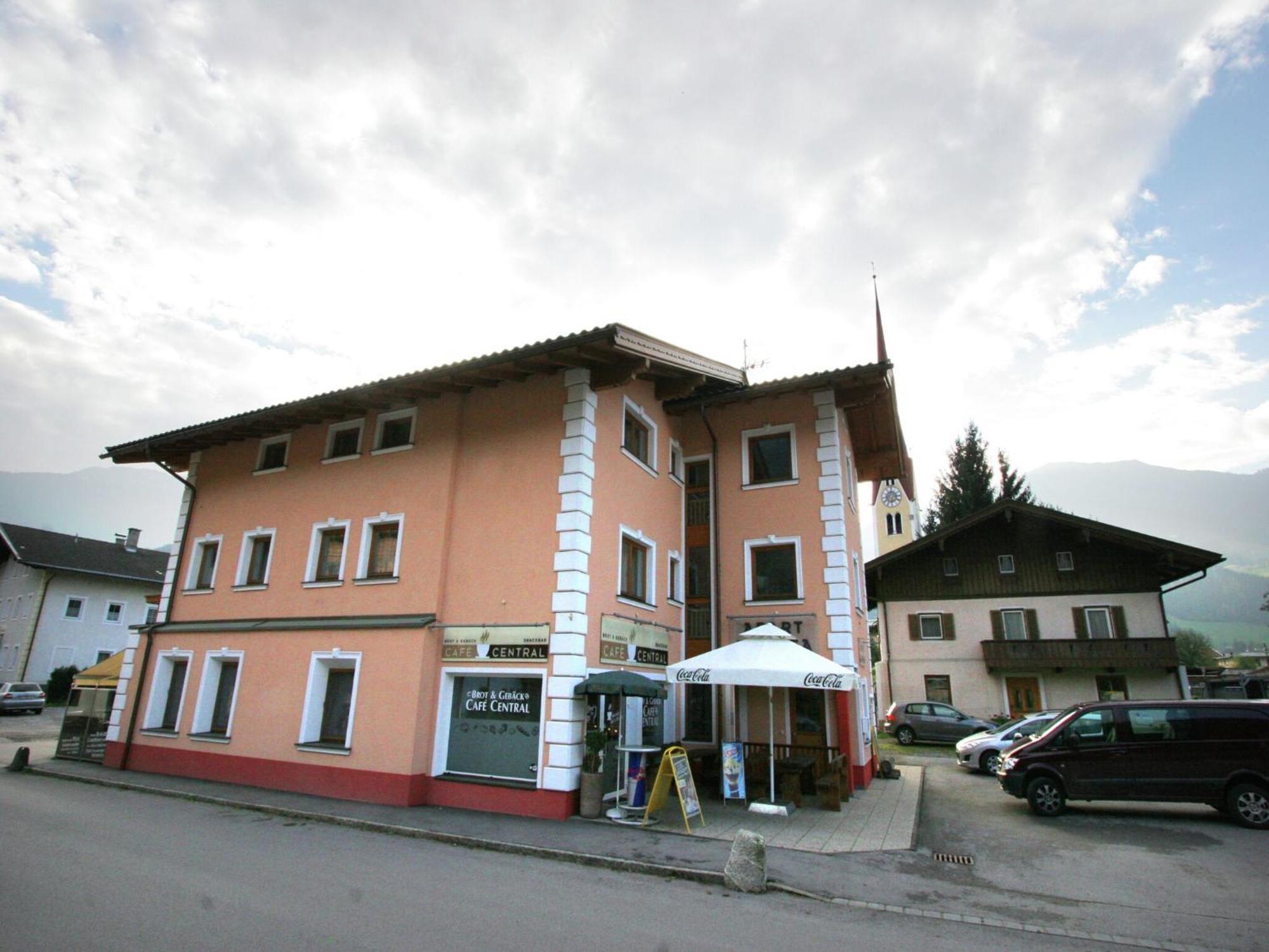 Spacious Apartment In Uderns Near Ski Area Bagian luar foto