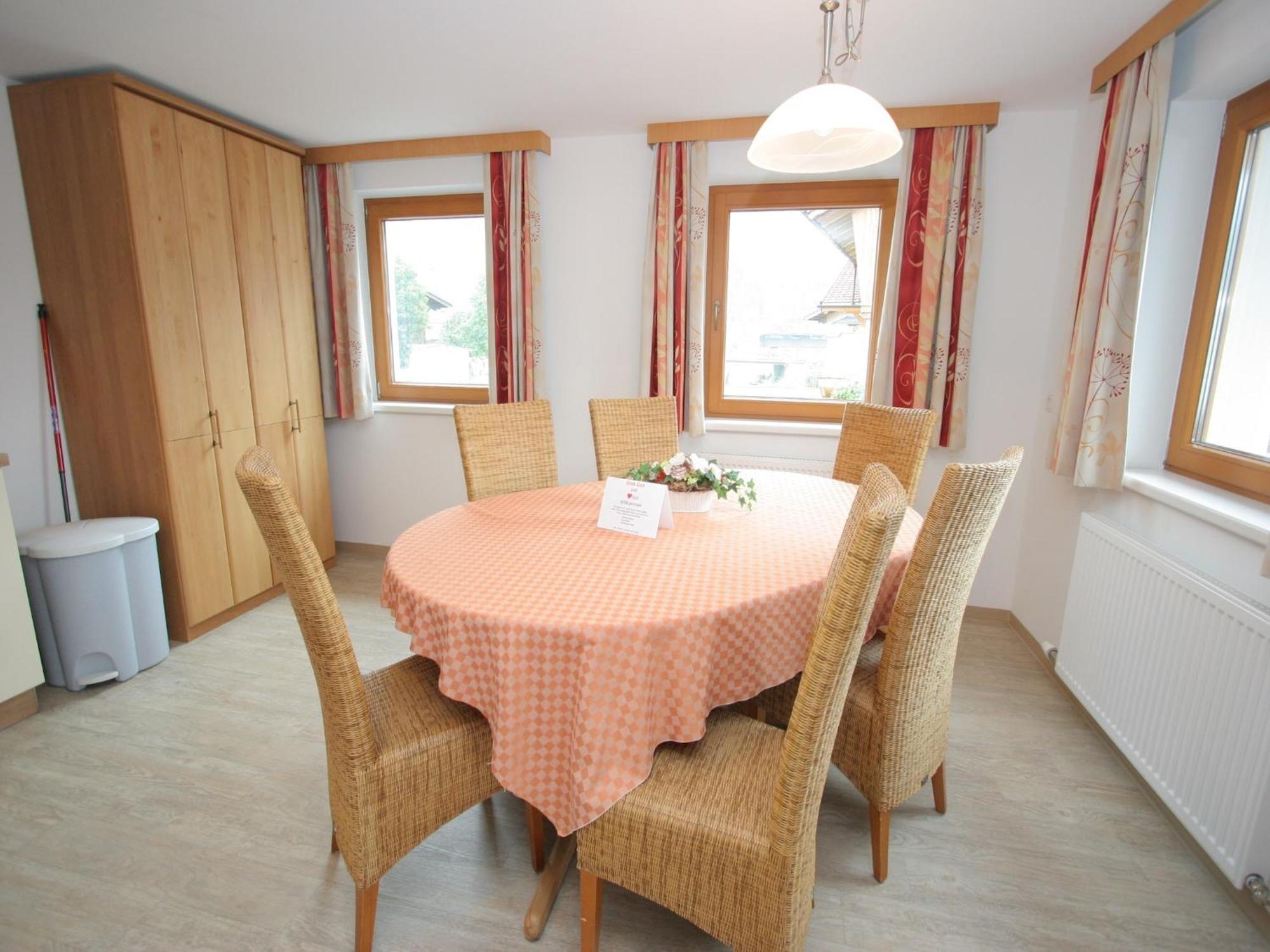 Spacious Apartment In Uderns Near Ski Area Bagian luar foto
