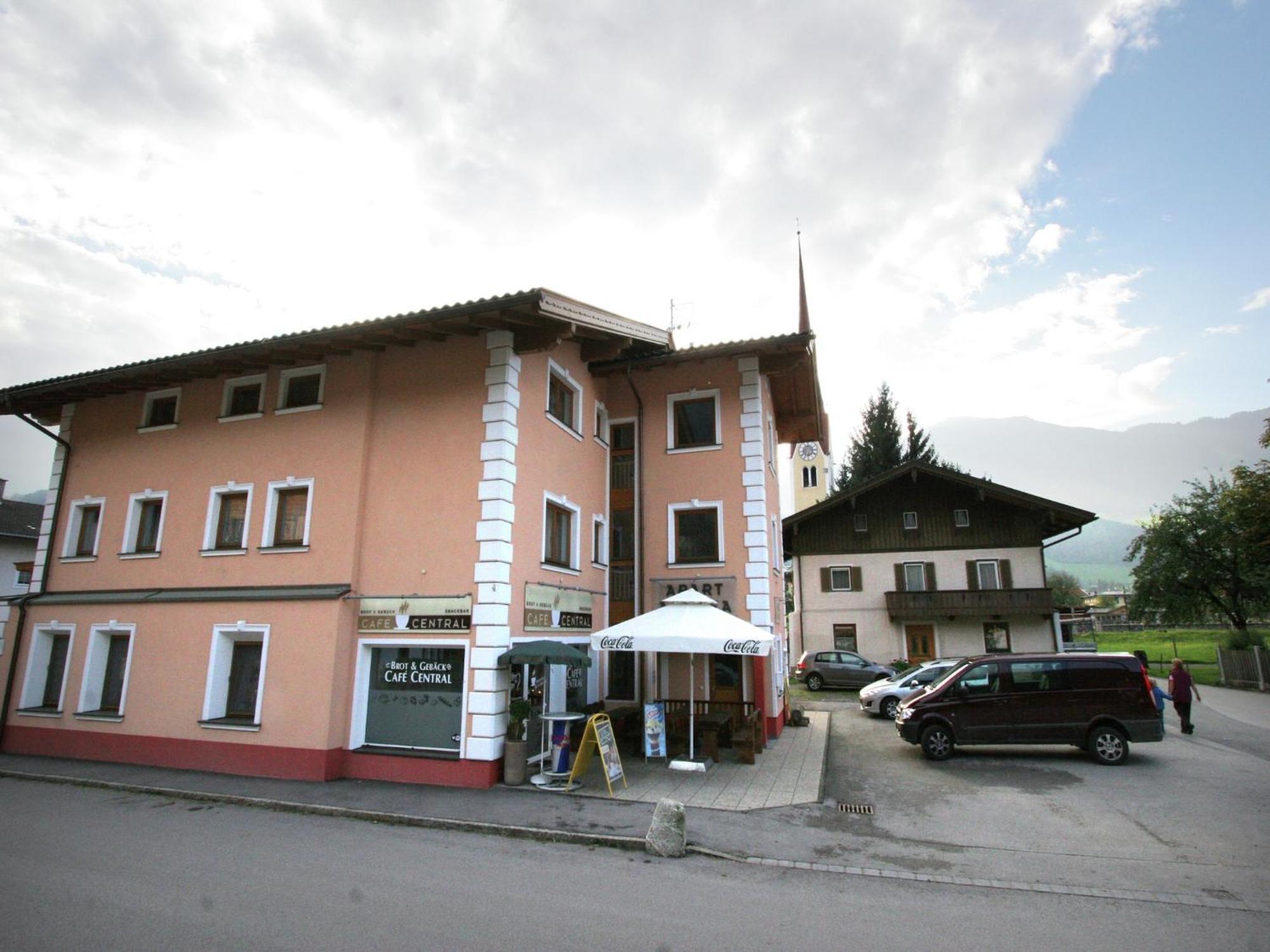 Spacious Apartment In Uderns Near Ski Area Bagian luar foto