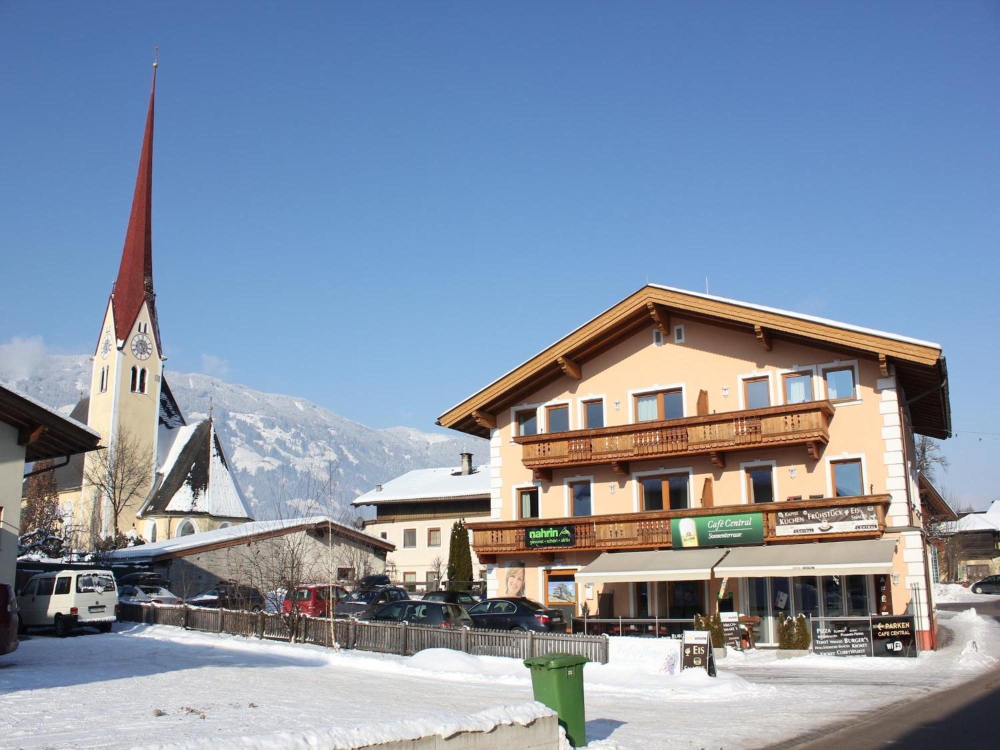 Spacious Apartment In Uderns Near Ski Area Bagian luar foto